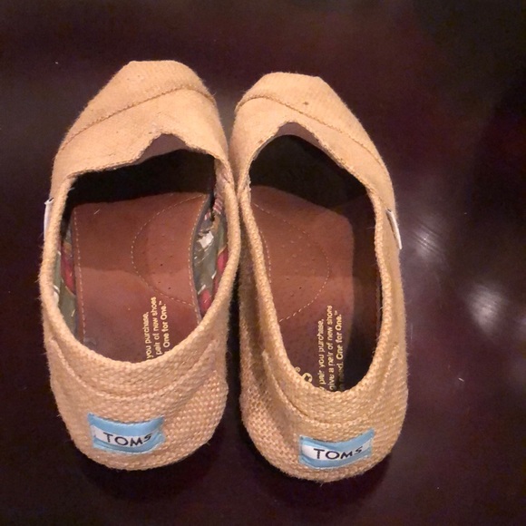 Burlap Toms size 7 - Picture 2 of 2